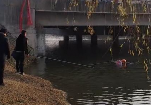 ���ջ�����~�����M�����ˮ���ˣ��������������Ҋ�x�飬�����˻ؑ�